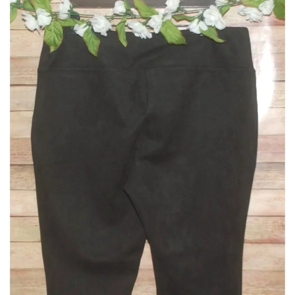 Andrew Marc Ladies Faux Suede Black Pull On Pants Size XL Straight Stretch Soft